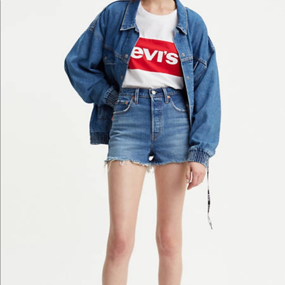 Rib cage Levi Shorts